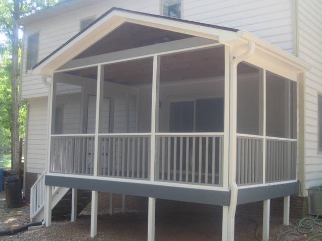 Screened-in porch